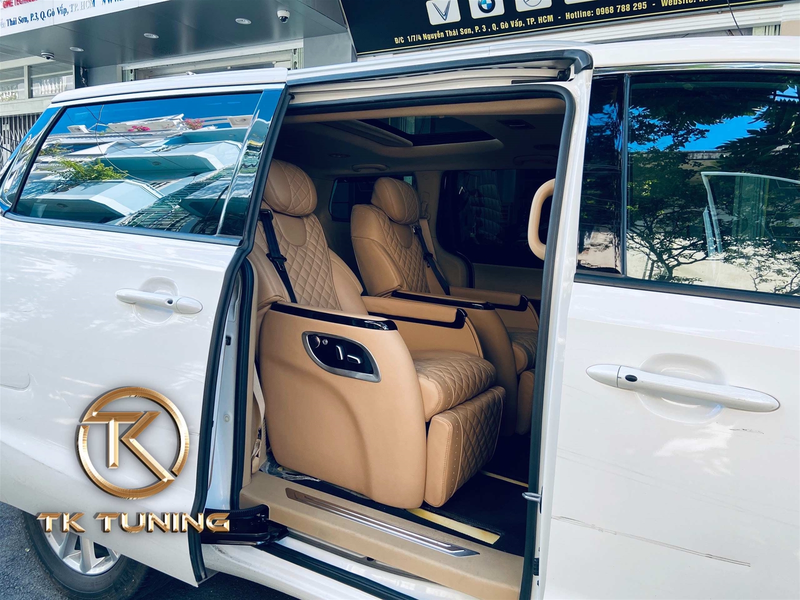 cua hang do ghe limousine cho xe o to 7 cho tai quan go vap